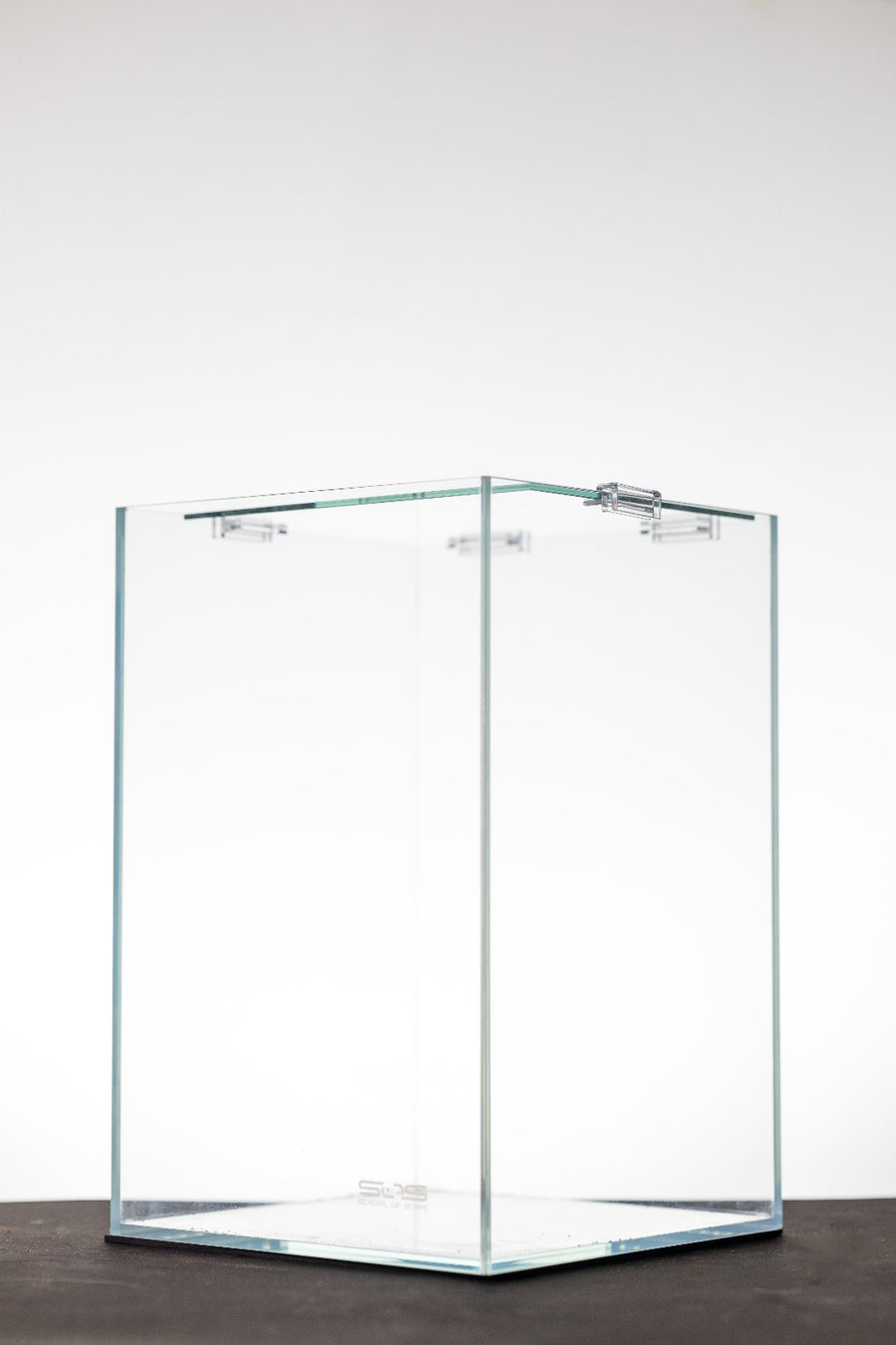 Corner glass shower enclosure 